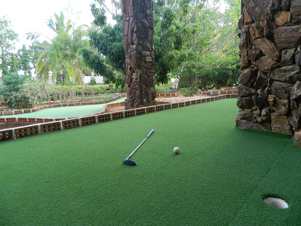 Fantasy Golf Resort Bangalore Eksteriør billede